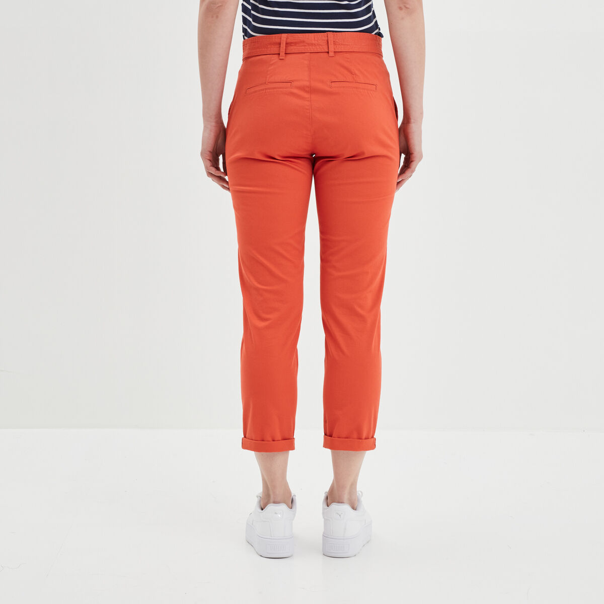 Pantalon chino ceinturé 7/8ème orange foncé femme