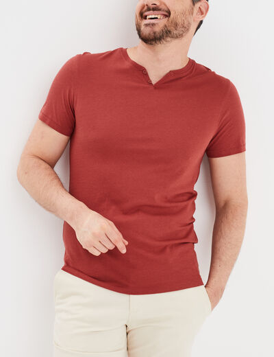 T-shirt manches courtes col tunisien rouge fonc&eacute; homme