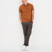 Polo manches courtes bords contrastés marron homme