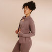 Veste de sport ajust&eacute;e avec fermeture mauve femme
