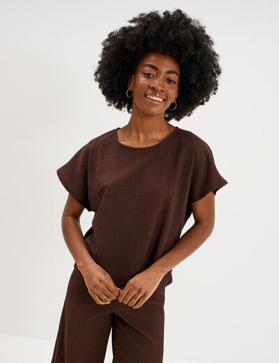 T-shirt gaufr&eacute; col rond manches courtes marron fonc&eacute; femme