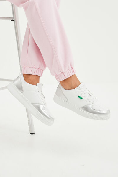 Tennis basses à lacets Kickers Style gris argent femme