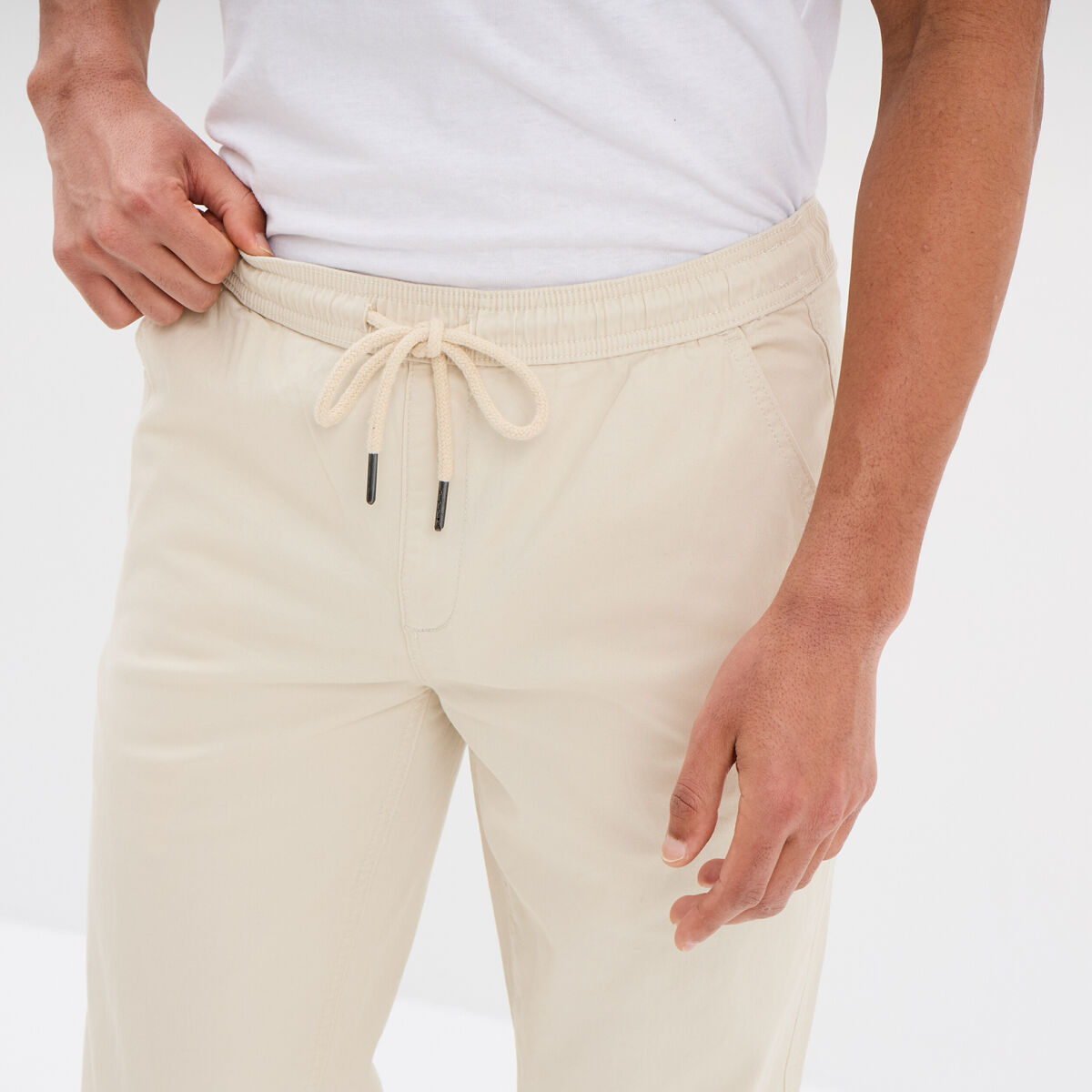 Pantalon chino regular taille &eacute;lastiqu&eacute;e beige homme