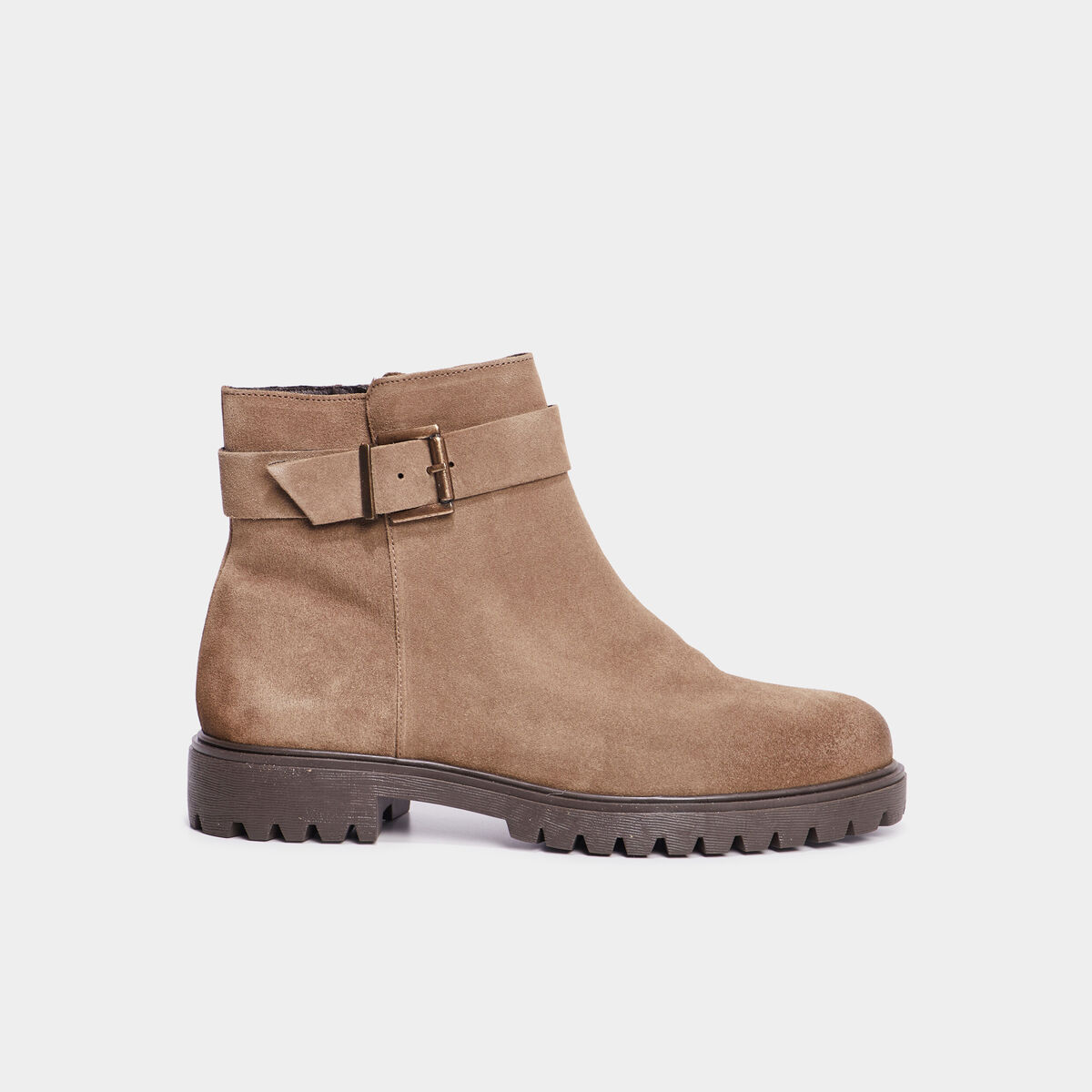 Bottines aspect su&eacute;dine avec boucles taupe femme