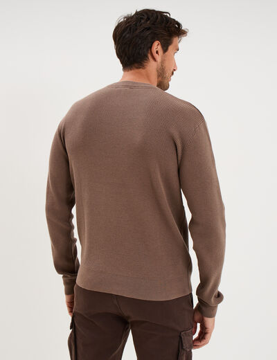 Pull en maille textur&eacute;e col rond gris fonc&eacute; homme