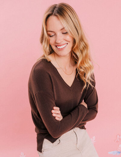 Pull col en V manches longues marron fonc&eacute; femme