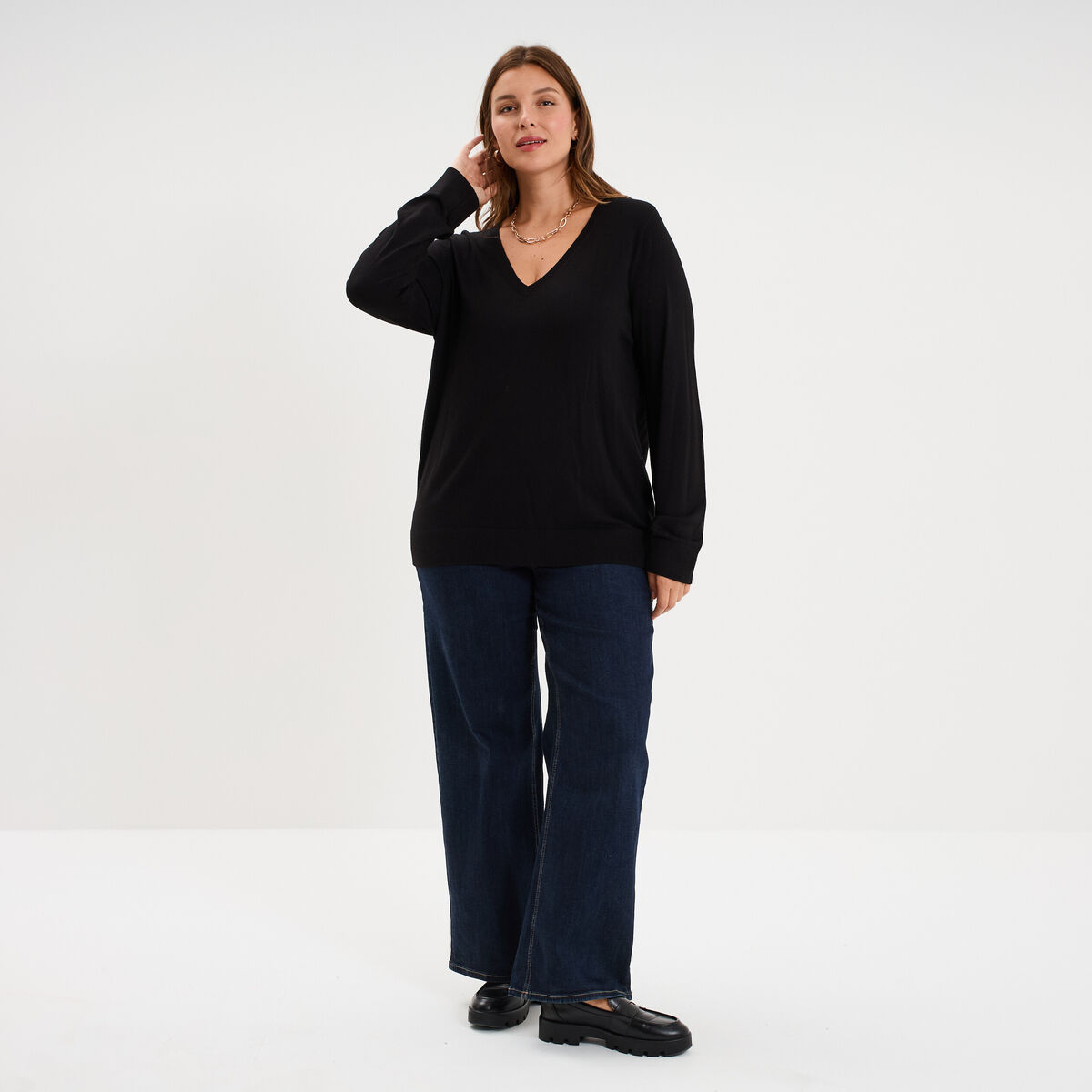 Pull fin col en V manches longues noir femme grande taille