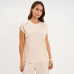 T-shirt gaufr&eacute; col rond avec boutons beige femme