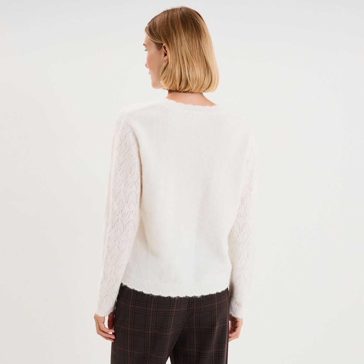 Pull col V ajour&eacute; manches longues blanc femme