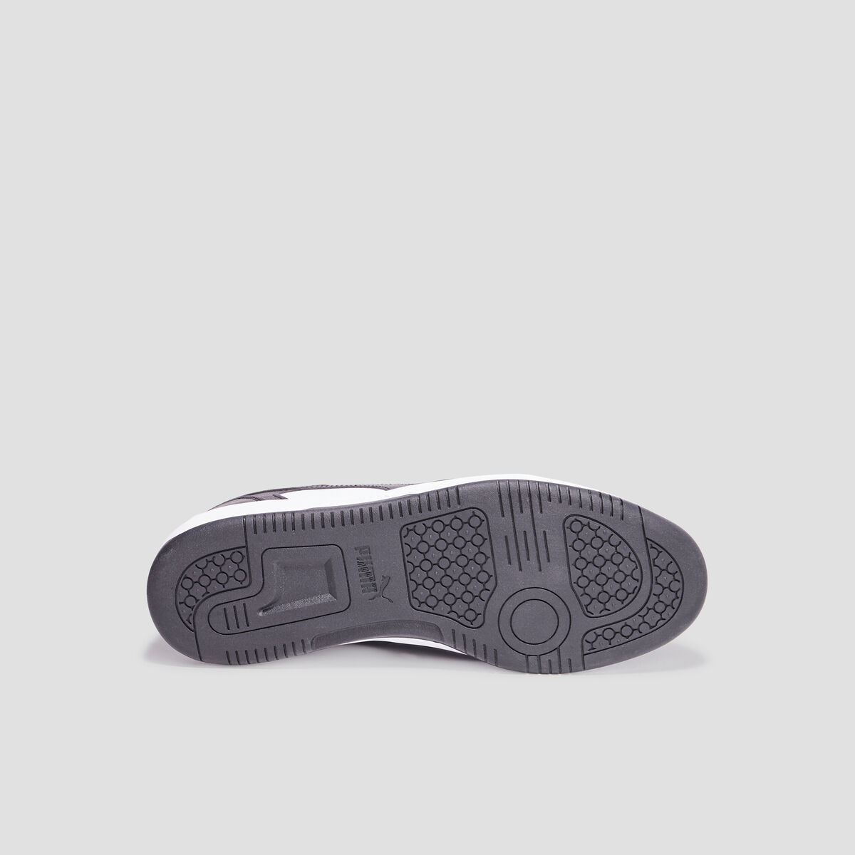 Tennis basses lacets Puma V6 noir homme