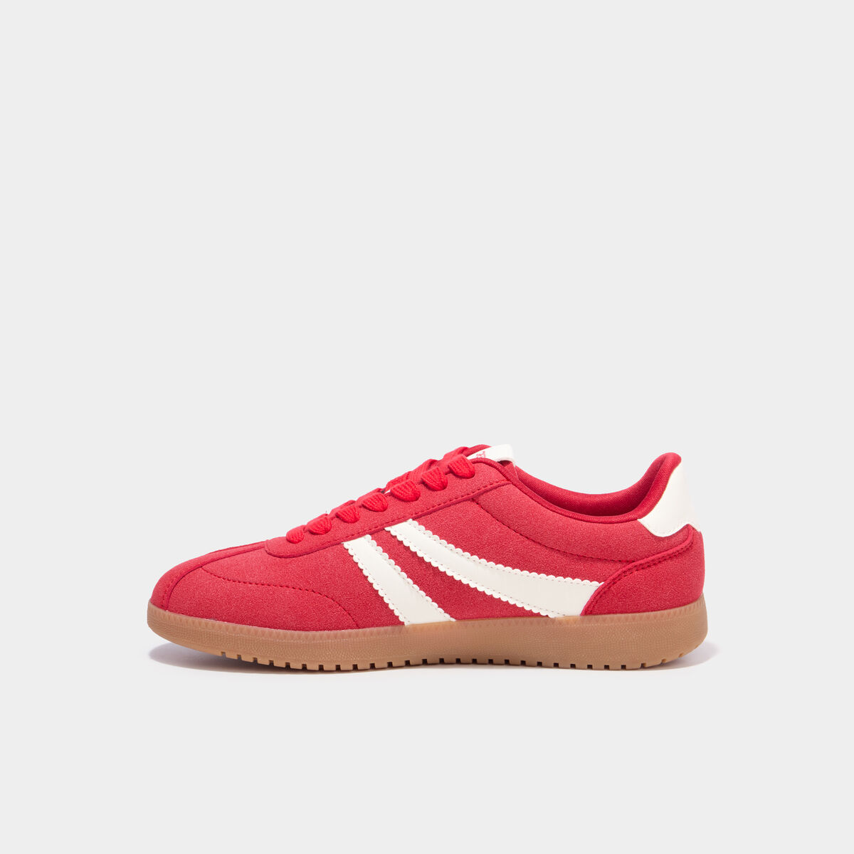Tennis basses &agrave; lacets rouge femme