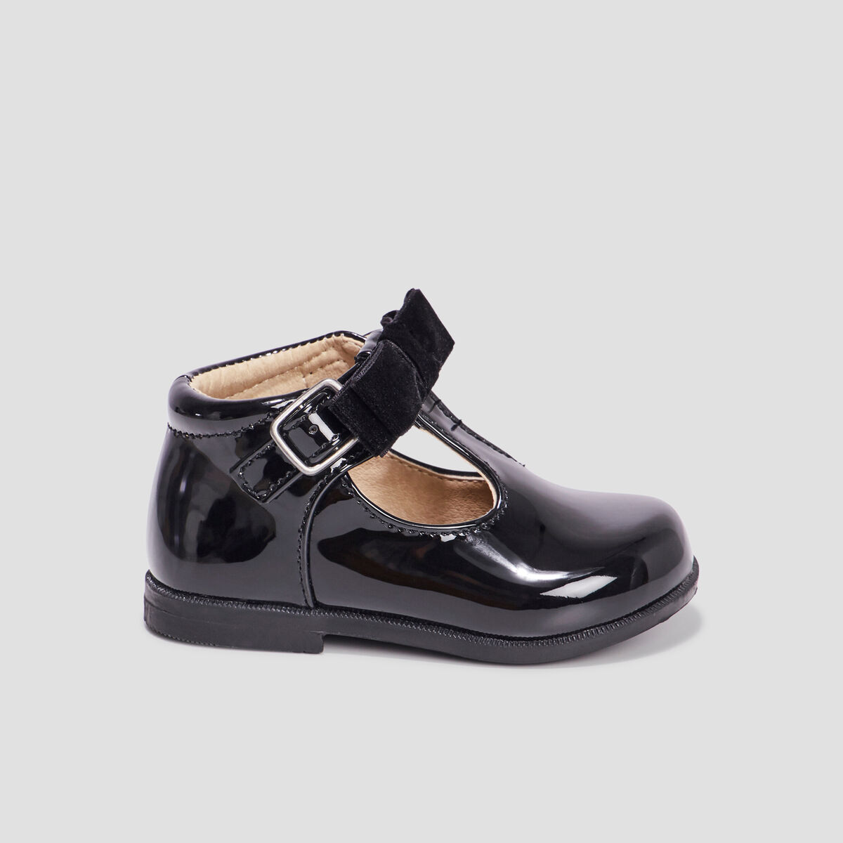Babies c&eacute;r&eacute;monie vernies avec noeuds noir b&eacute;b&eacute; fille