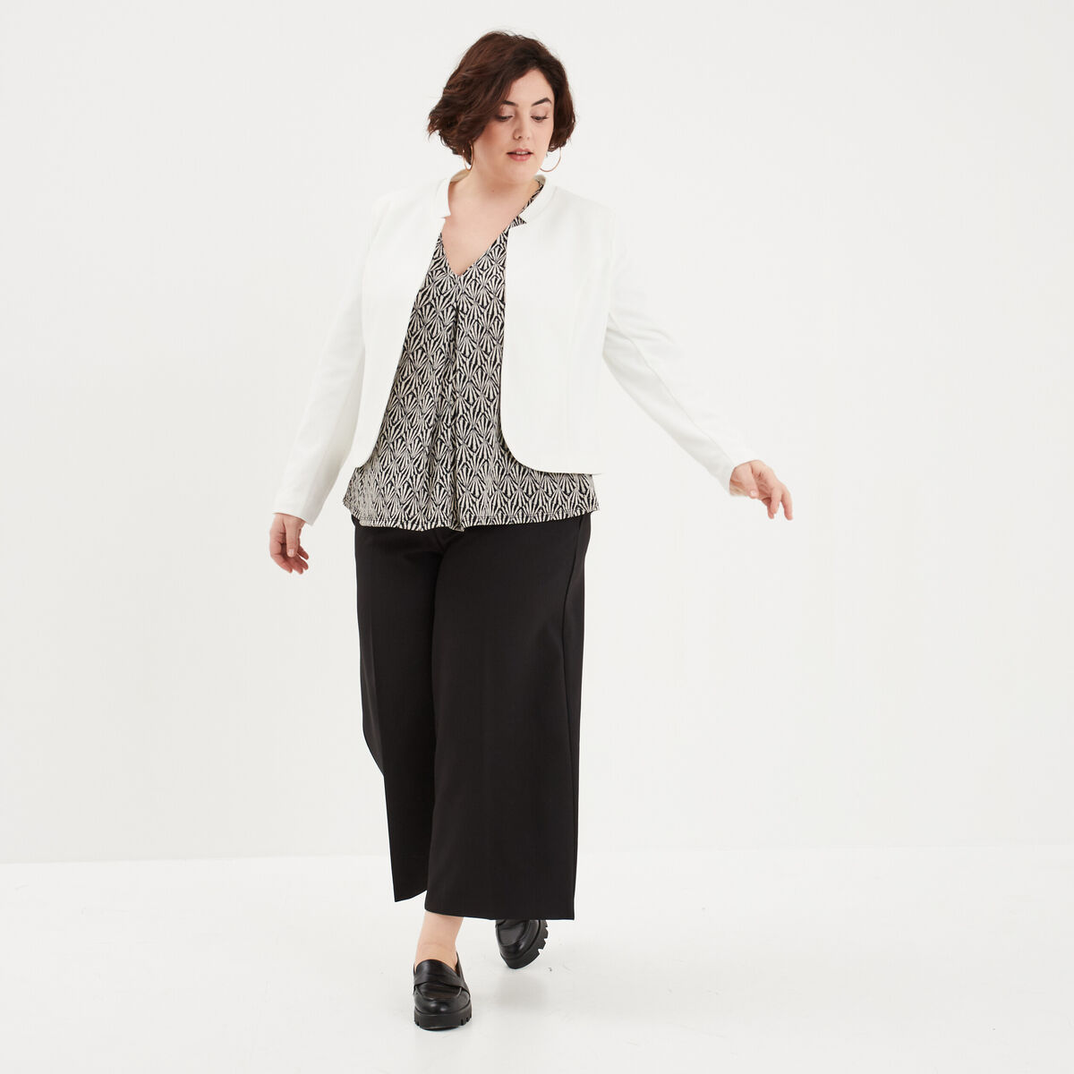 Pantalon city droit 7/8ème à pinces noir femme grande taille