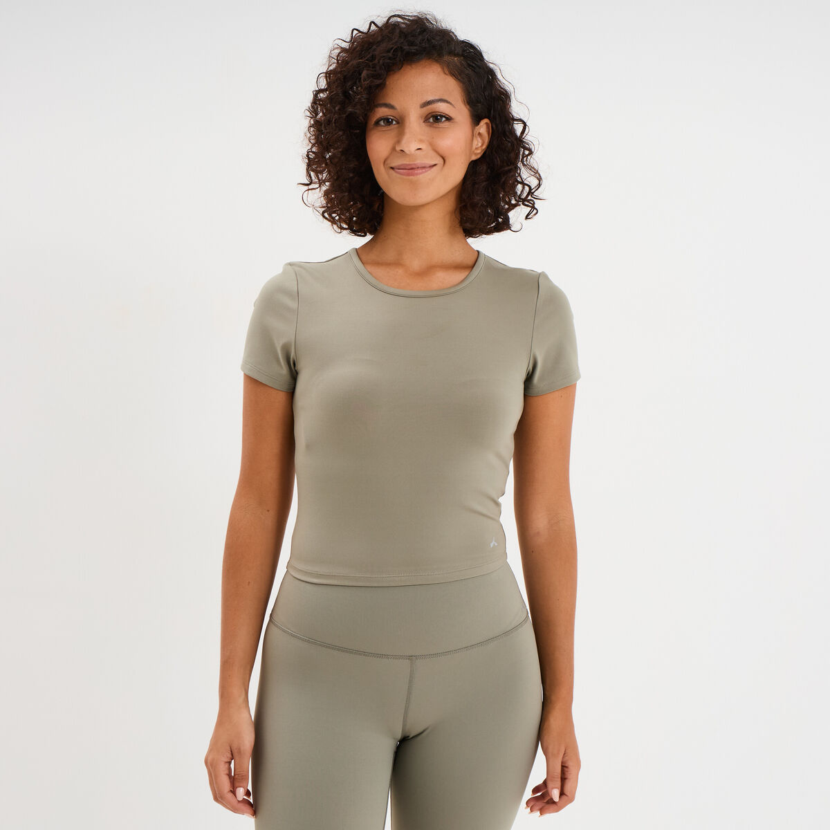 T-shirt de sport court ajust&eacute; vert kaki femme