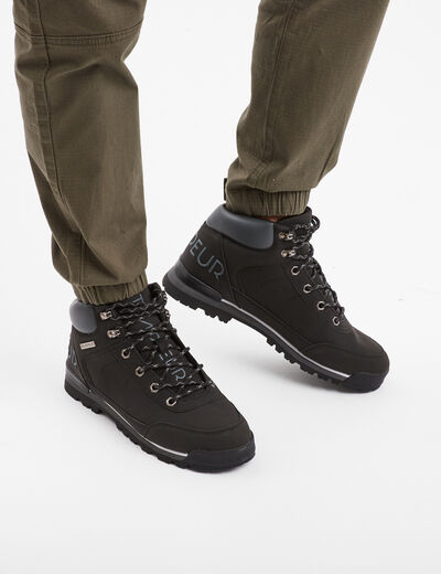 Bottines montantes semelles crant&eacute;es noir homme