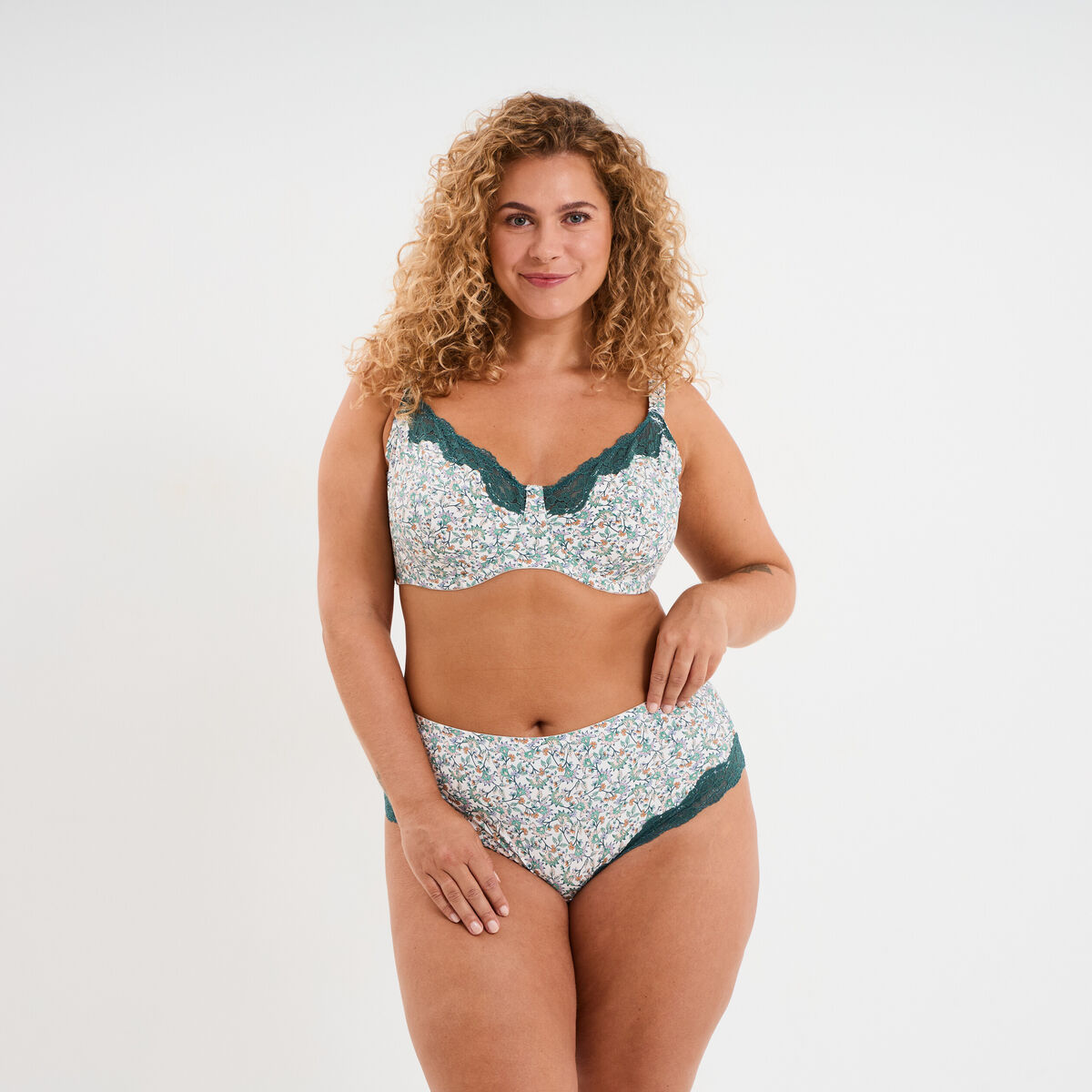 Soutien-gorge emboitant microfibre ecru femme grande taille
