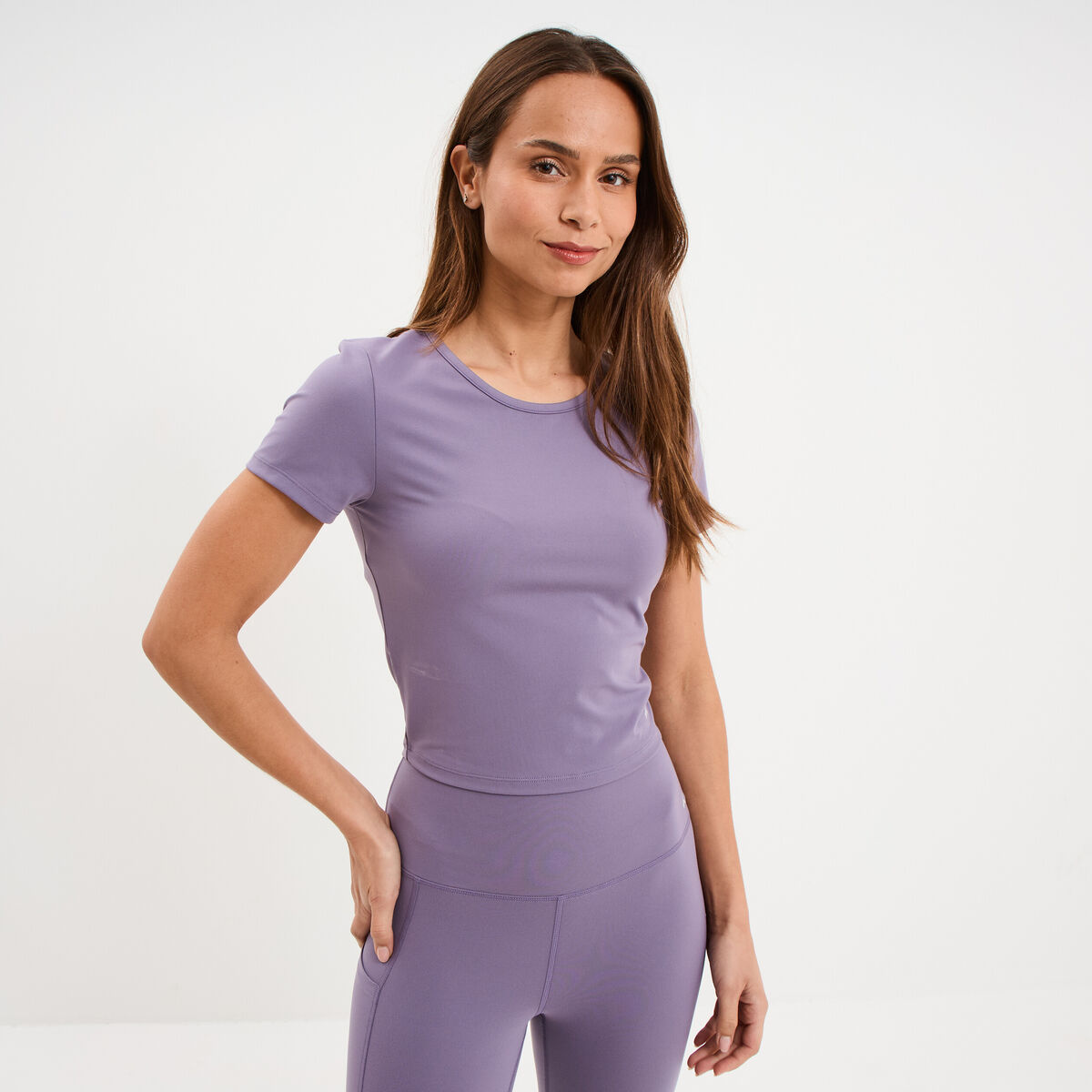 T-shirt de sport court ajust&eacute; violet femme