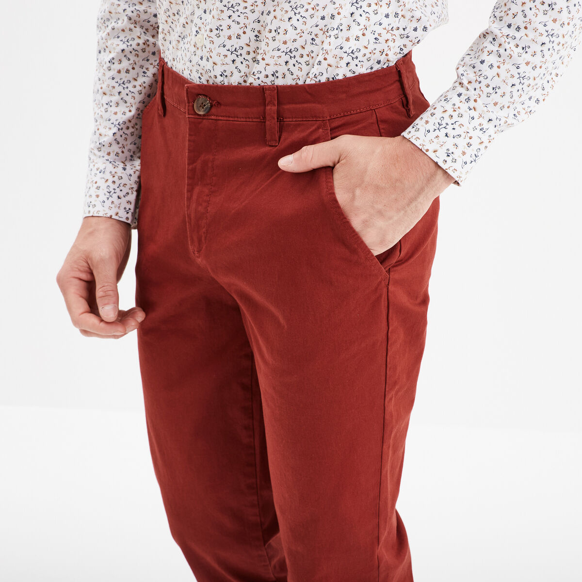 Pantalon chino droit stretch retroussé rouge foncé homme