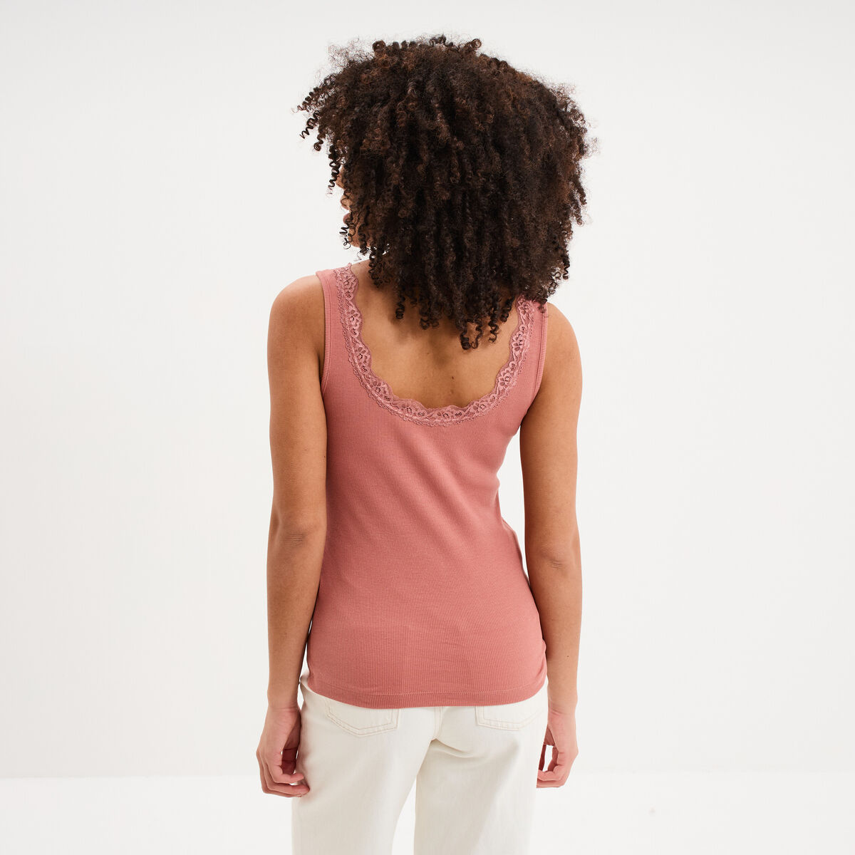D&eacute;bardeur c&ocirc;tel&eacute; encolure dentelle terracotta femme