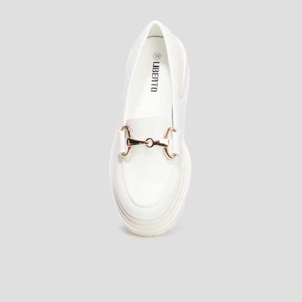 mocassins crantes detail chaine liberto blanc femme Mocassins crantés détail chaîne Liberto blanc femme