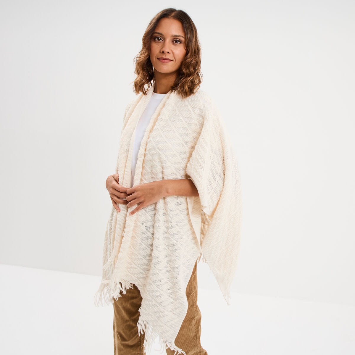 Poncho &agrave; franges ample ivoire femme
