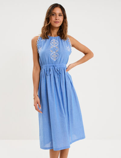 Robe broderie anglaise mi-longue coton bleu clair femme