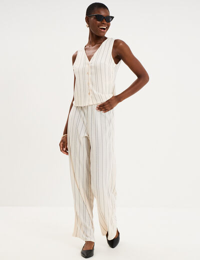 Veston gaufr&eacute; ajust&eacute; boutonn&eacute; col en V blanc femme