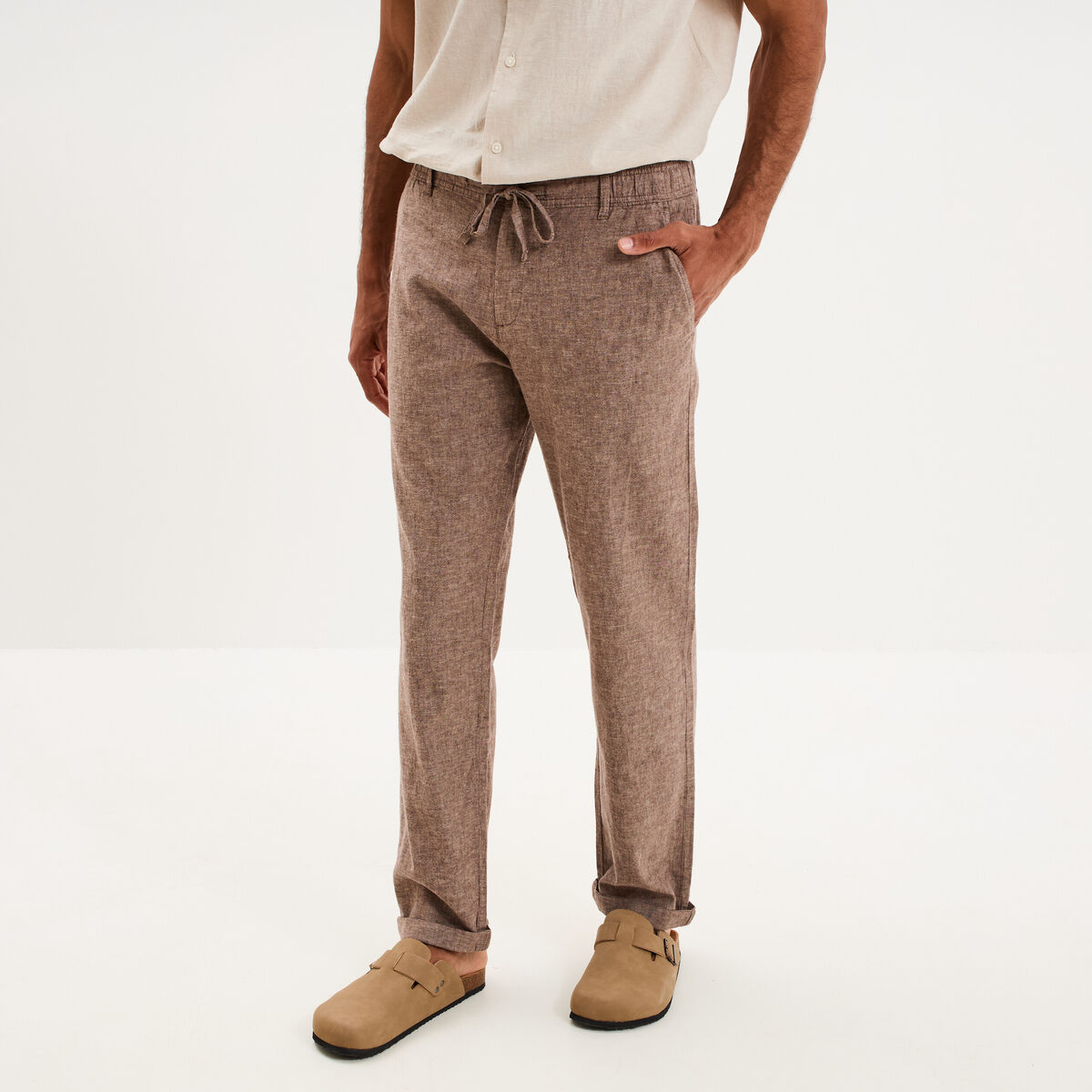Pantalon chino droit lin m&eacute;lang&eacute; marron homme