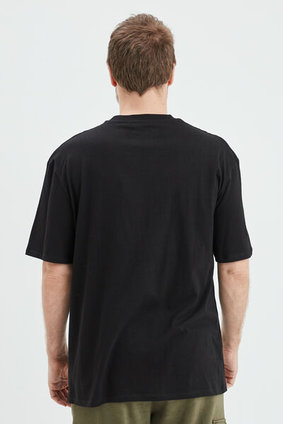 T-shirt manches courtes Naruto Itachi noir homme