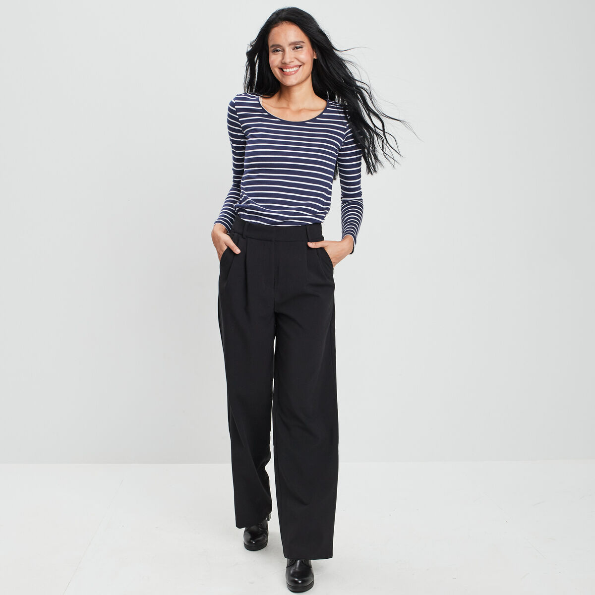 Pantalon évasé à pinces noir femme