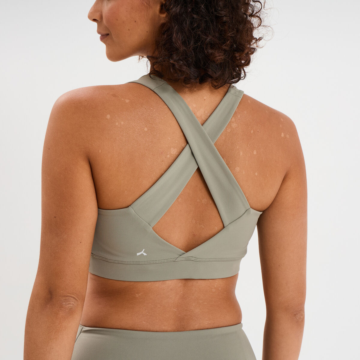 Brassi&egrave;re de sport ajust&eacute;e dos nageur vert kaki femme