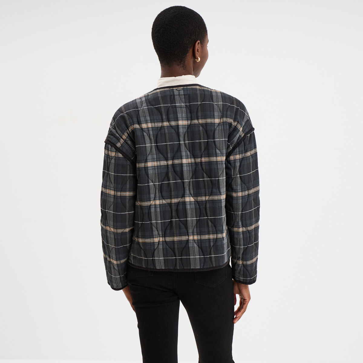 Veste matelass&eacute;e poches plaqu&eacute;es noir femme