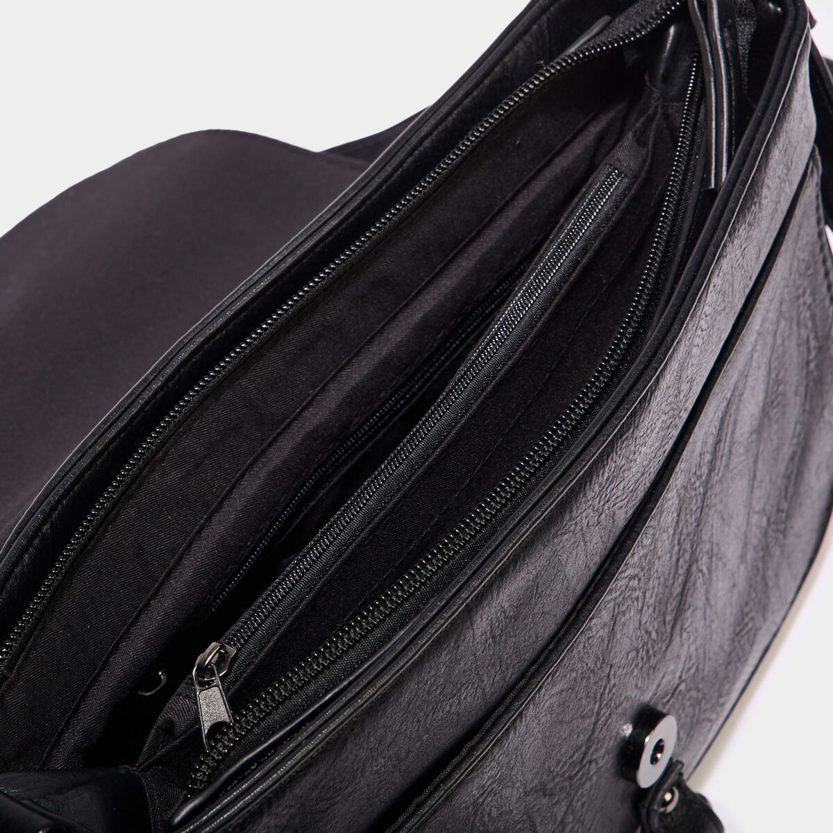 Sac besace en bandouli&egrave;re noir femme