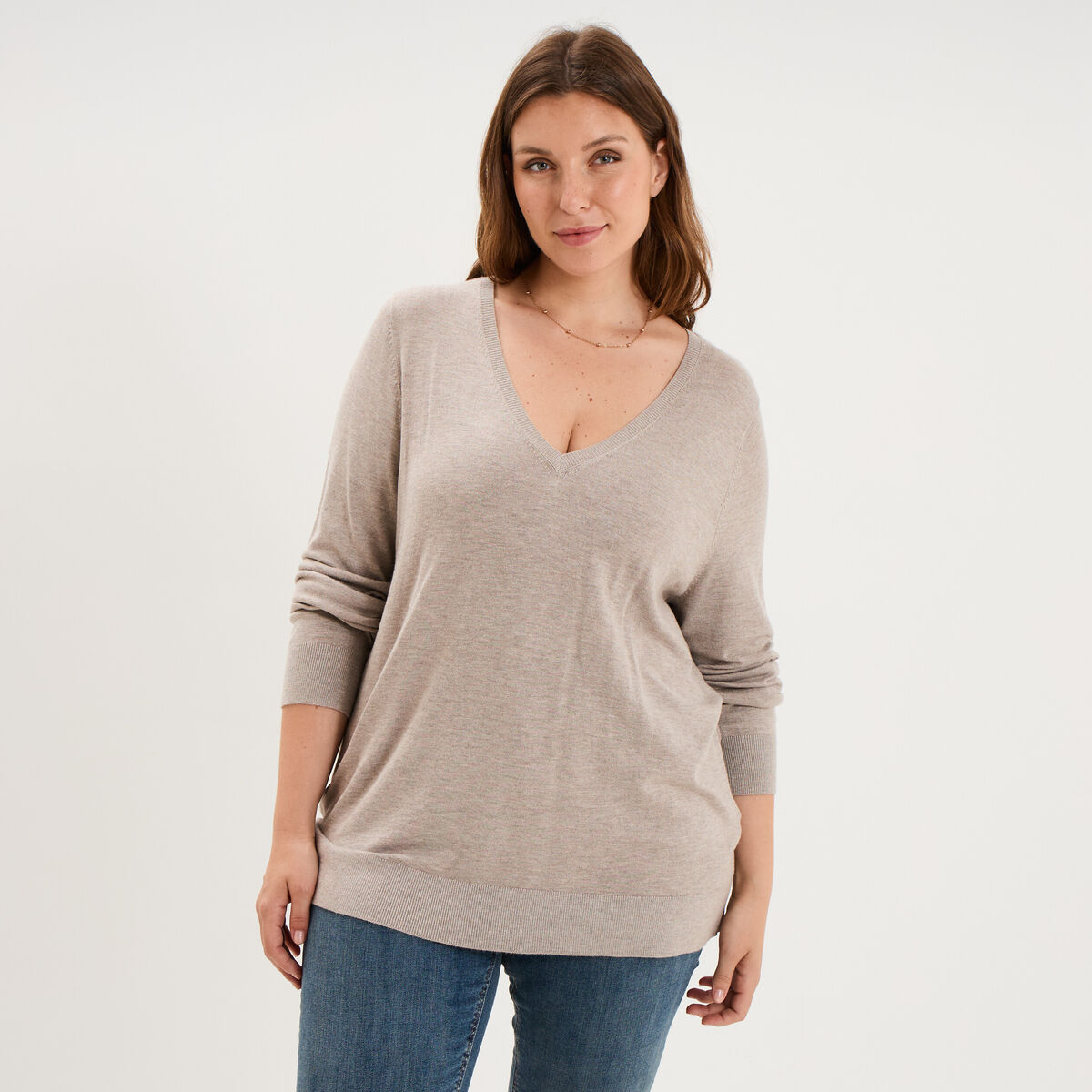 Pull fin col en V manches longues beige femme grande taille