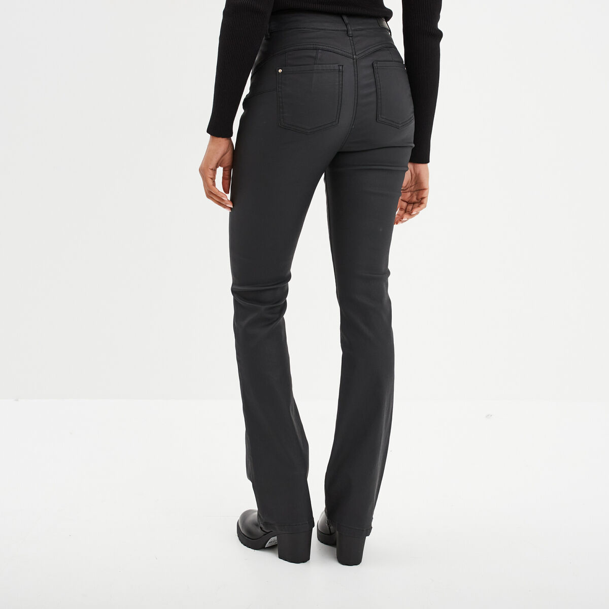 Jean denim bootcut enduit noir femme