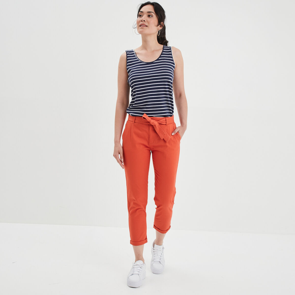 Pantalon chino ceinturé 7/8ème orange foncé femme