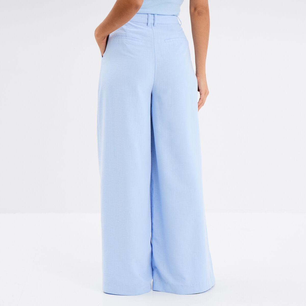 Pantalon large avec pinces bleu ciel femme