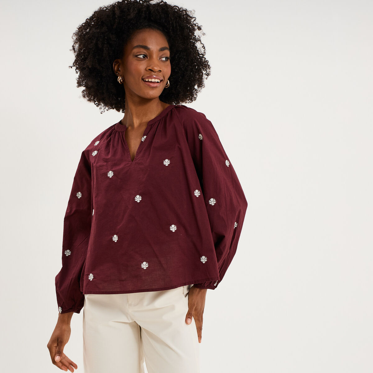 Blouse brod&eacute;e col tunisien coton violet fonc&eacute; femme