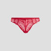String en dentelle rouge femme