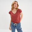 T-shirt col v poche poitrine rouge fonc&eacute; femme