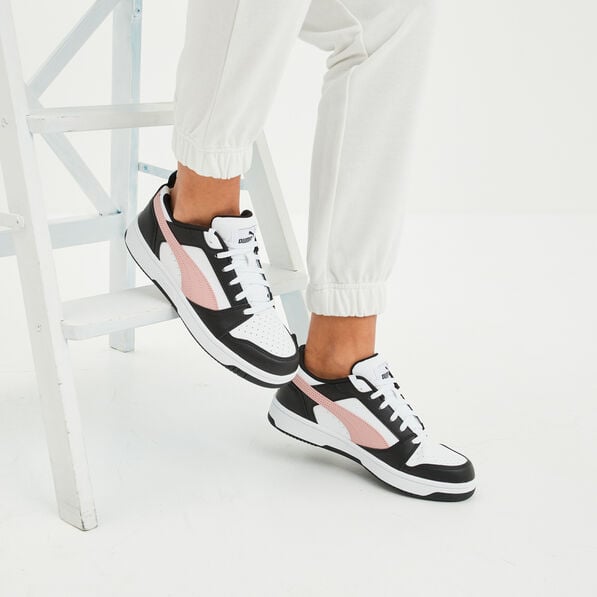 tennis basses a lacets puma v6 noir femme Tennis basses à lacets Puma V6 noir femme