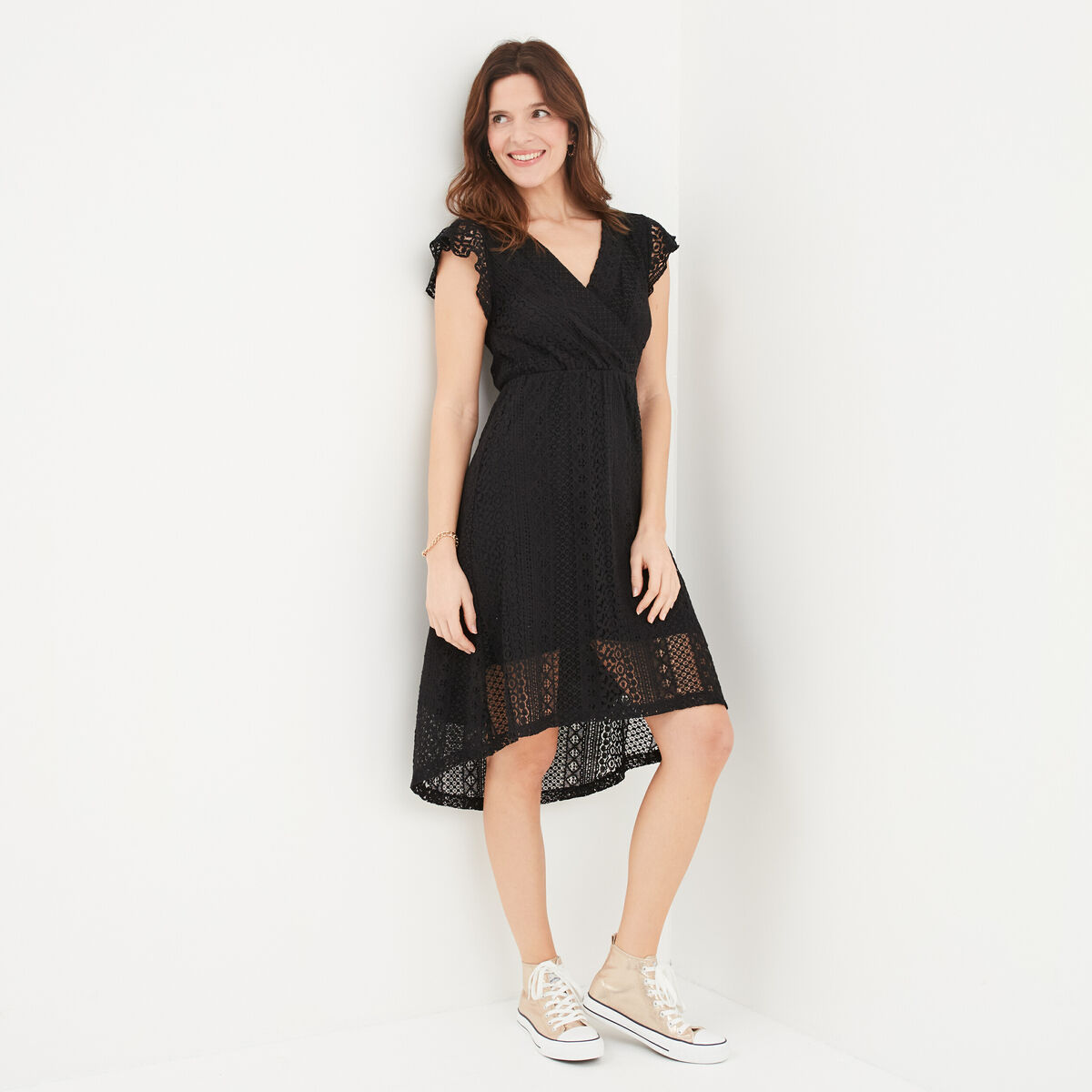 Robe longueur genou dentelle &eacute;vas&eacute;e noir femme