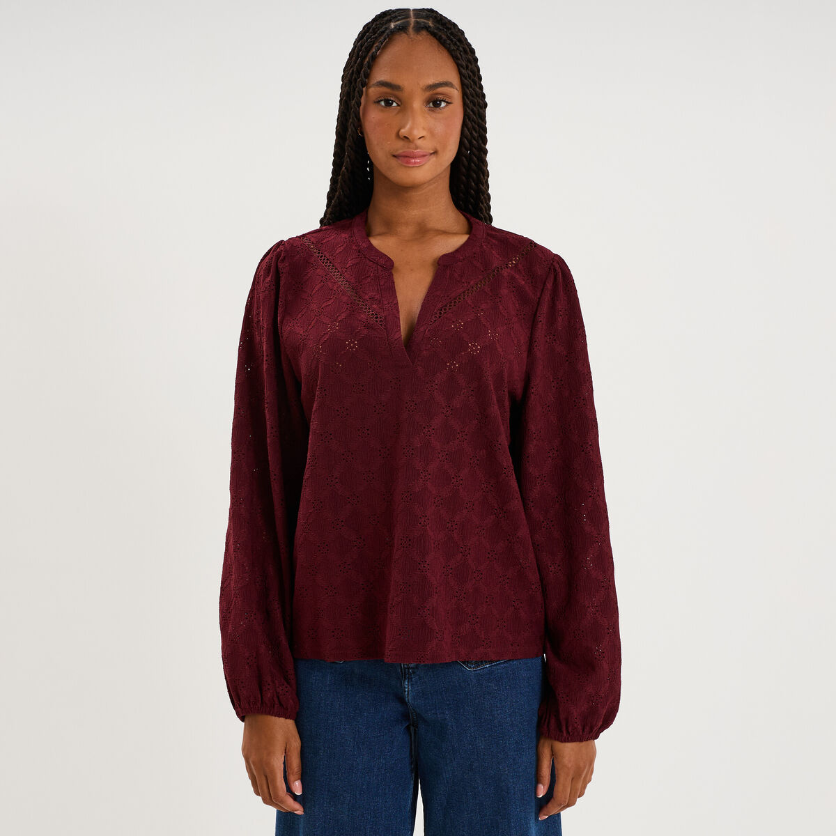 Blouse broderie anglaise manches longues violet fonc&eacute; femme