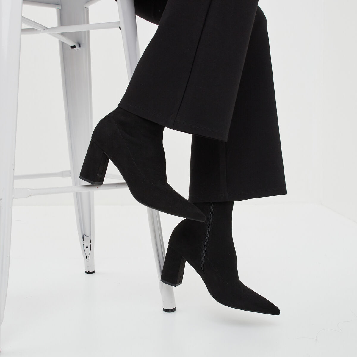 Bottines à talons bouts pointus noir femme