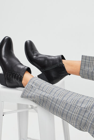 Bottines à talons en cuir noir femme