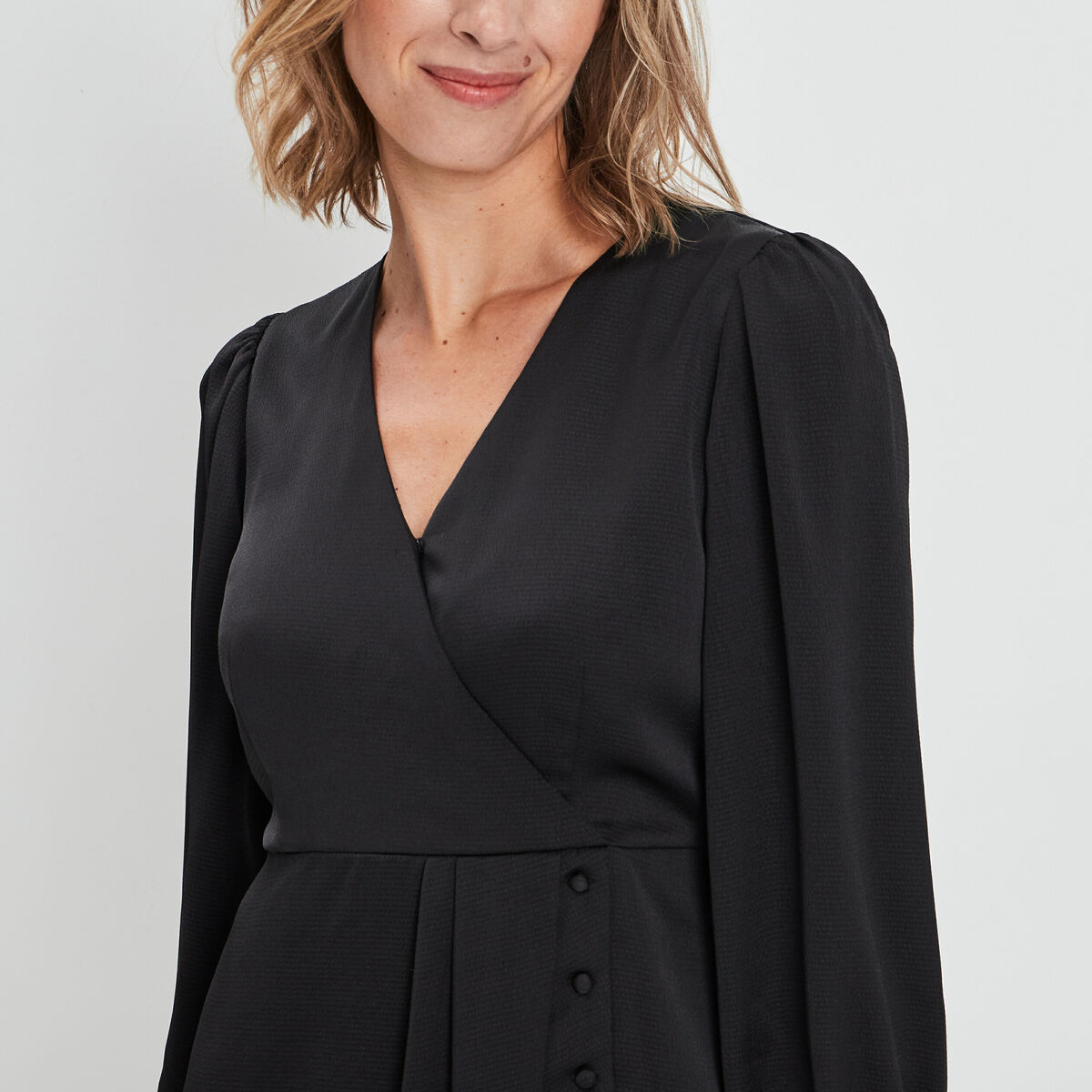 Robe portefeuille manches ballon satinée noir femme