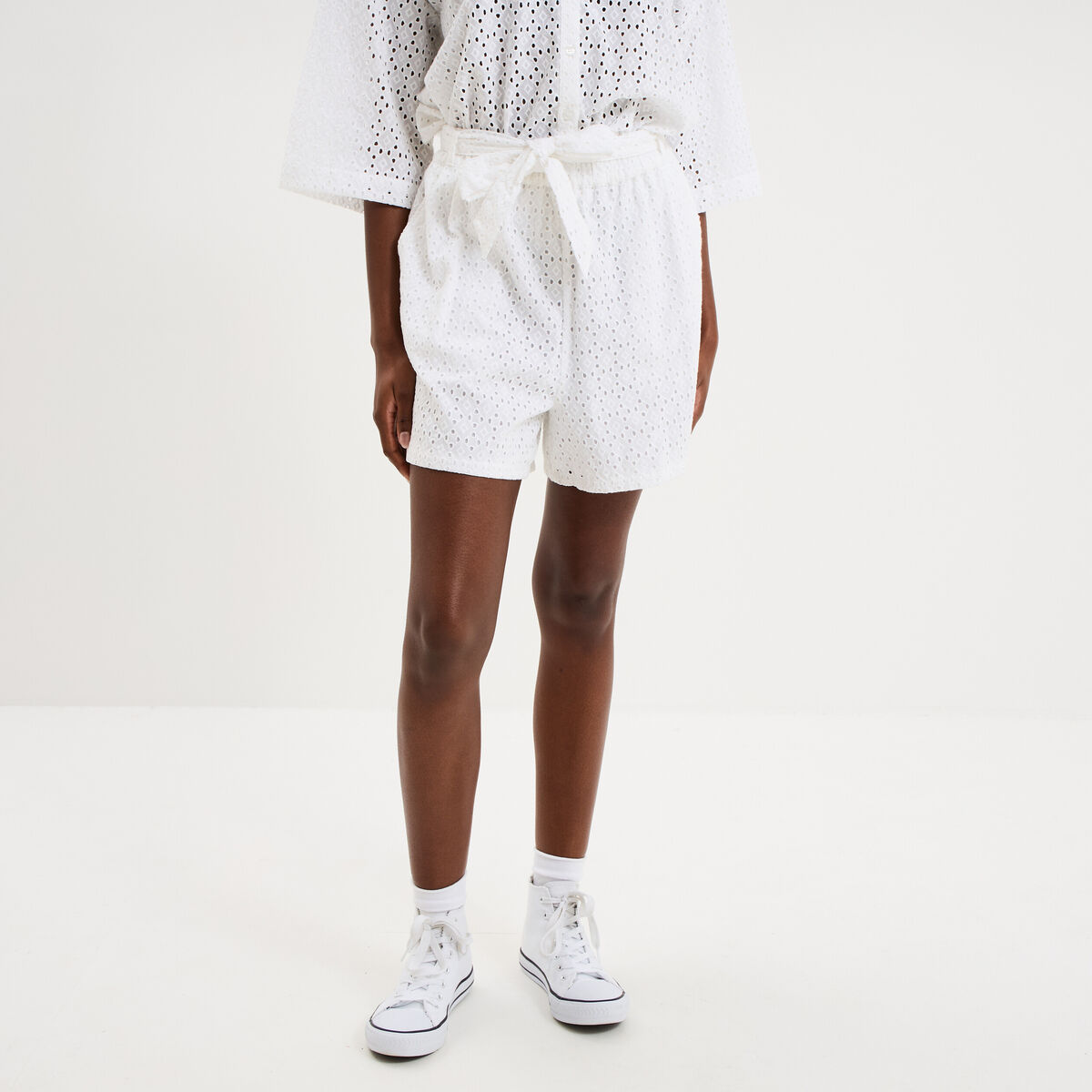 Short large broderie anglaise coton blanc femme