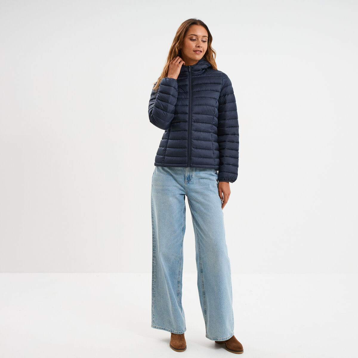 Doudoune l&eacute;g&egrave;re d&eacute;perlante &agrave; capuche bleu marine femme