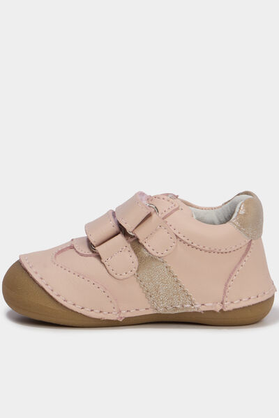 Bottillons &agrave; scratchs en cuir rose clair b&eacute;b&eacute; fille