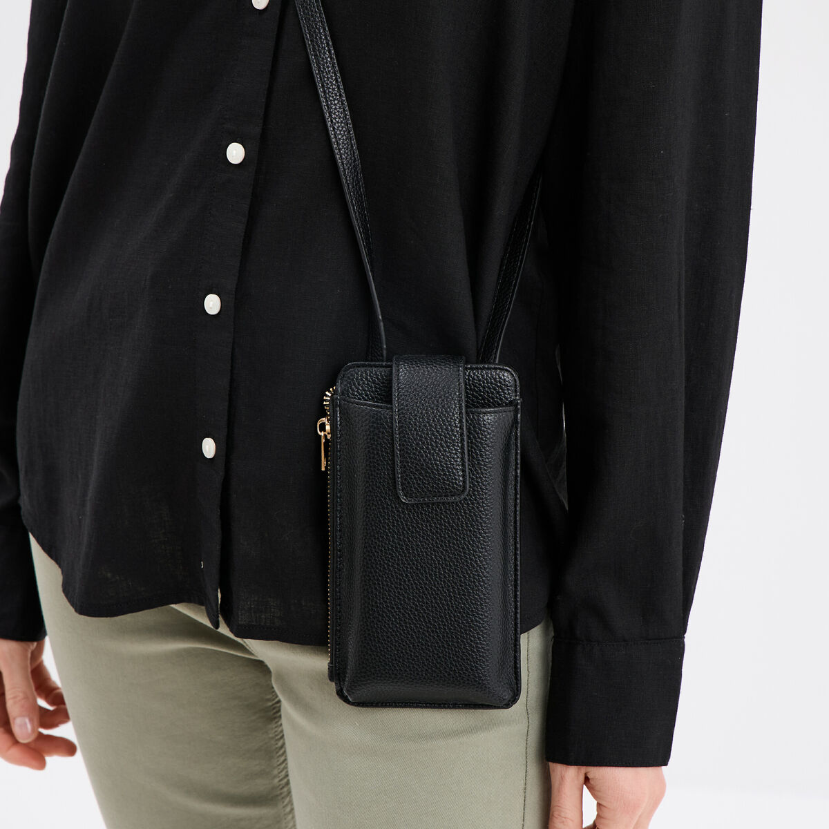 Sac pochette de t&eacute;l&eacute;phone noir femme